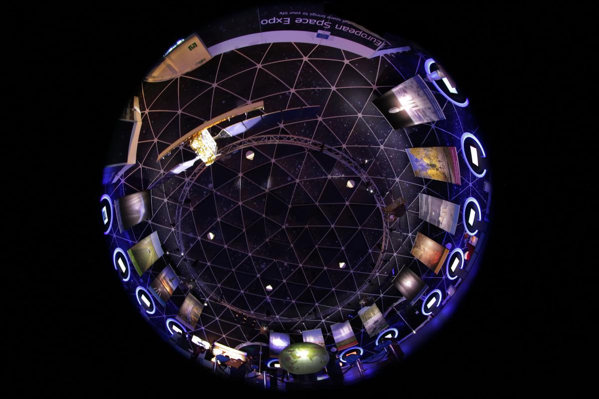 Inside the Bubble: A 360 degree view inside the European Space Expo.