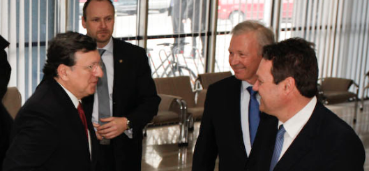 President Barroso was welcomed to Prague by GSA executive director Carlo des Dorides and Paul Weissenberg, deputy director-general of DG Enterprise.