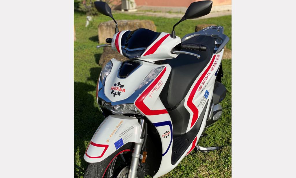 The consortium led by Vitrociset, Spaceexe, Antenna Provider and with the precious contribution of Honda rolled out a device equipped with sensors and a Galileo-enabled receiver that can be integrated into small/medium motorcycles.