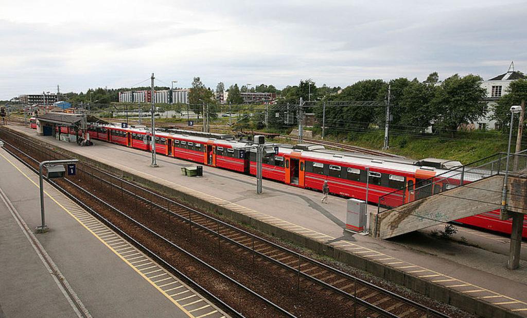 Galileo-enabled excavators are the only ones able to operate on a tough segment of the Follo Line. ©Besse