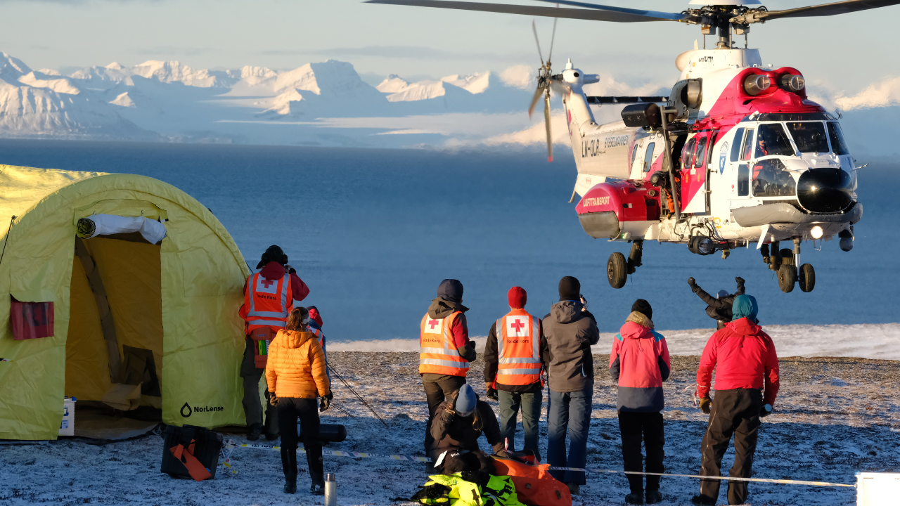 Actual footage from an Arctic Mass Rescue Operation organised by Norwegian authorities, just a few km off Svalbard. A Galileo-enabled EPIRB compatible with the Return Link Service was used.