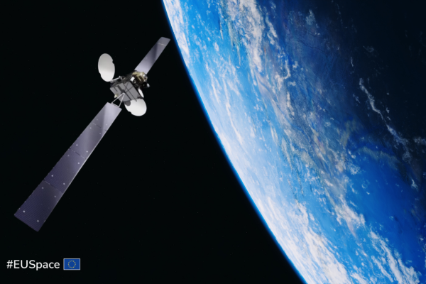 Ilustrative image showing a satellite above the Earth