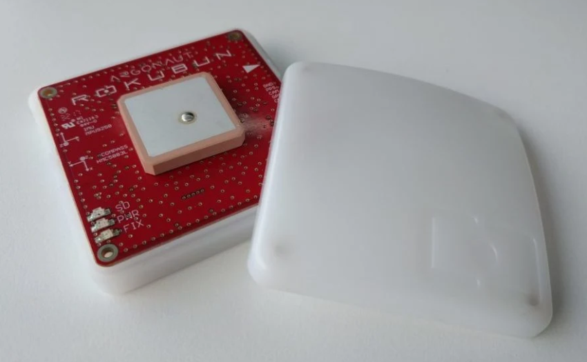 To use the system, all one has to do is mount the ARGONAUT multi-constellation receiver onto the drone