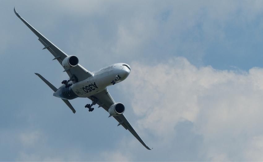 Landing with EGNOS’ explains the system’s various applications for the aviation sector