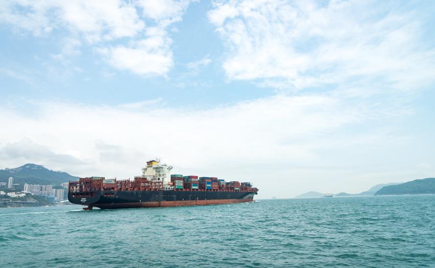 The results of the first two months of a pilot project test campaign are encouraging, with EGNOS corrections transmitted through IALA beacons and AIS base stations showing good performance results (Photo by kinsey on Unsplash).