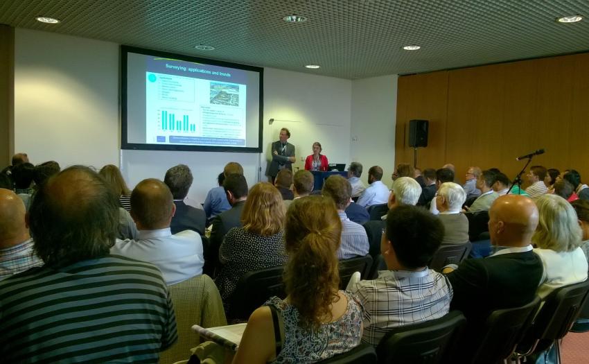 Presenters emphasised the added value that geolocation and earth observation services offer when they work together