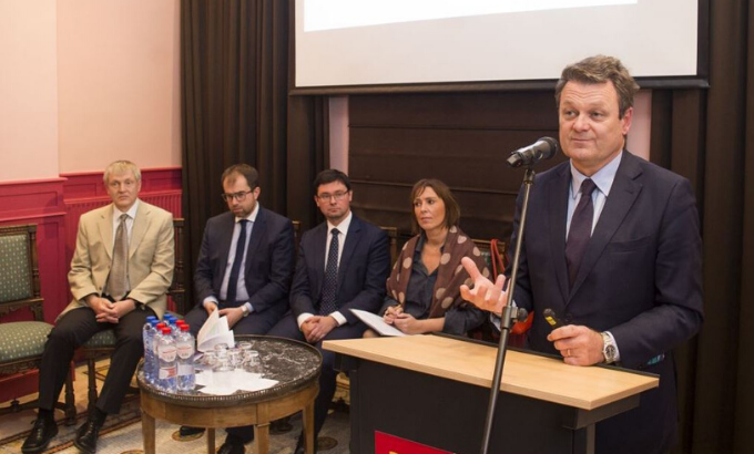 GSA Executive Director Carlo des Dorides speaking at the Prague House debate.